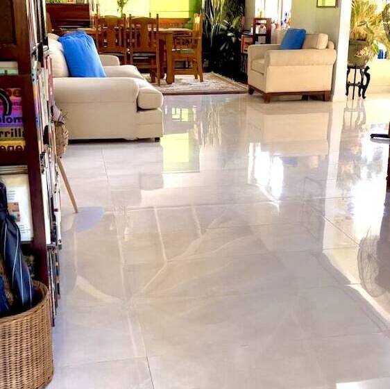 پانسیون Limetree Villa