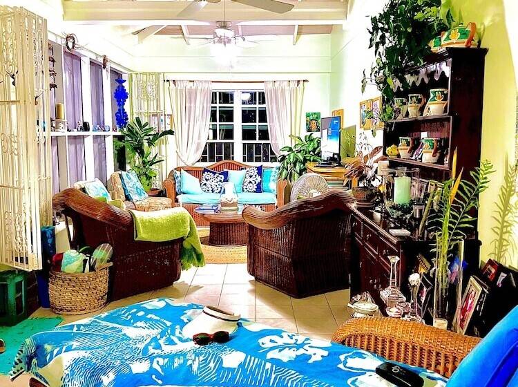 پانسیون Limetree Villa