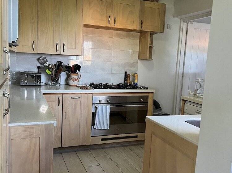 پانسیون Limetree Villa