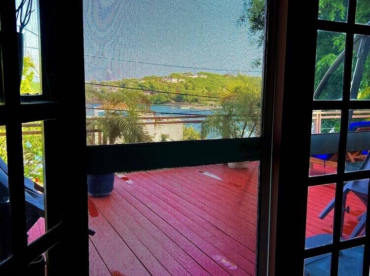 پانسیون Limetree Villa