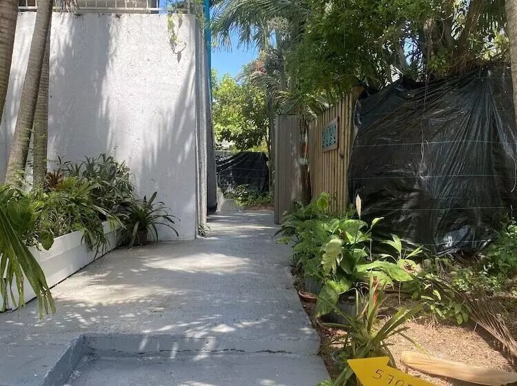 پانسیون Miami Vacations 3 Bedrooms With Parking