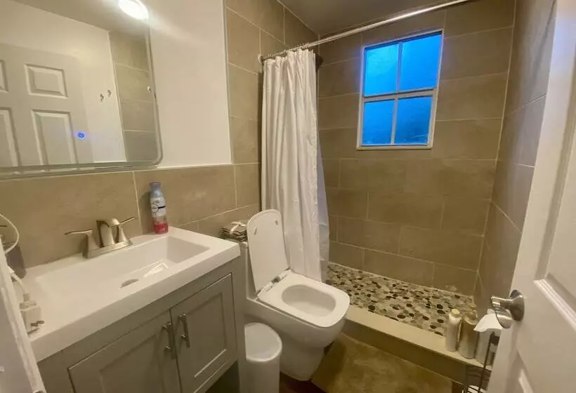 پانسیون Miami Vacations 3 Bedrooms With Parking