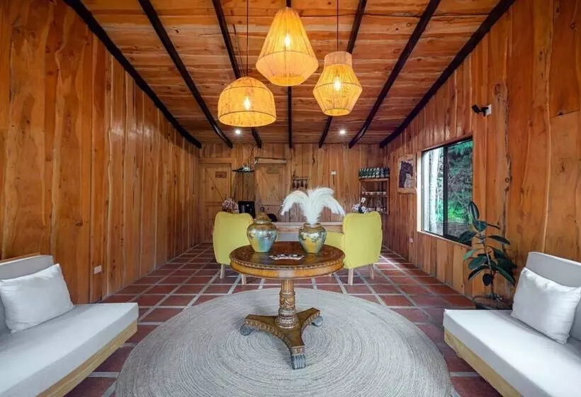 Majatalo & Spa El Escondite De La Montaña