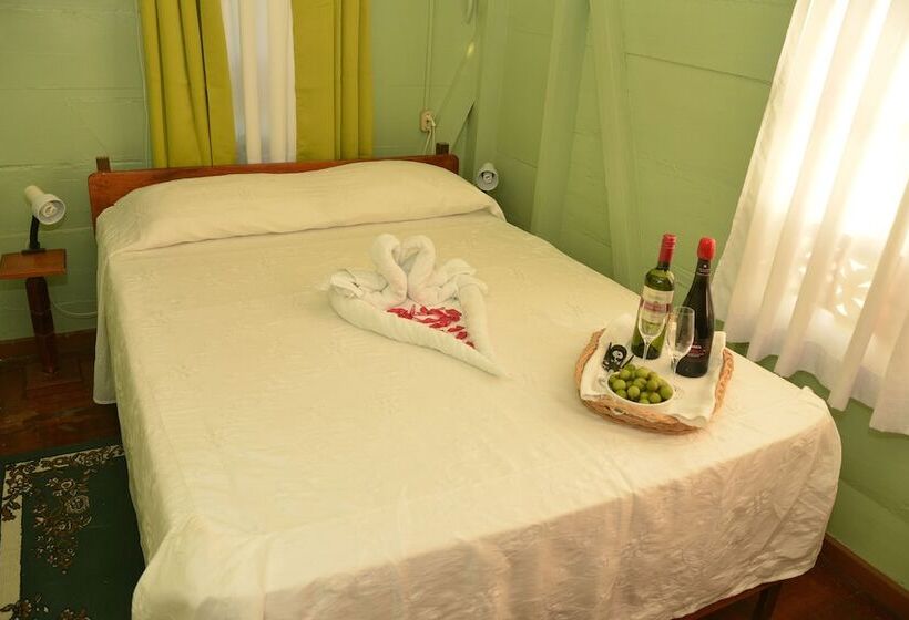 پانسیون Cholson Chalets Limited