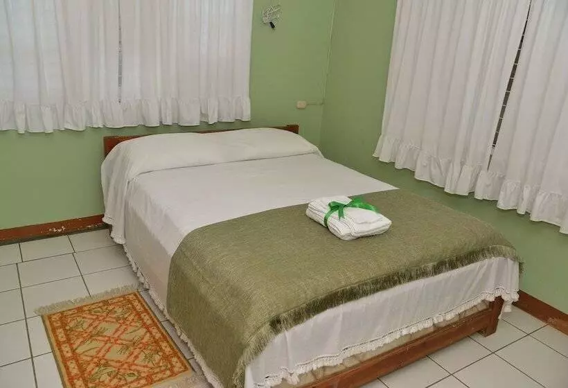 پانسیون Cholson Chalets Limited