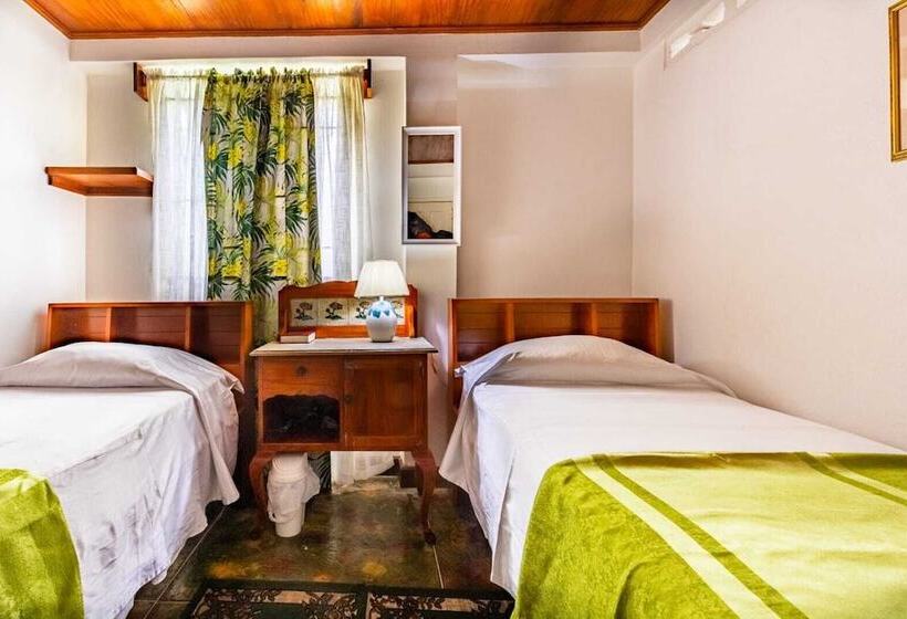 پانسیون Cholson Chalets Limited