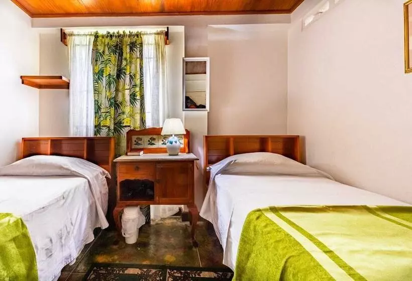 پانسیون Cholson Chalets Limited