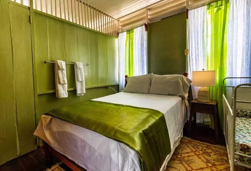 پانسیون Cholson Chalets Limited