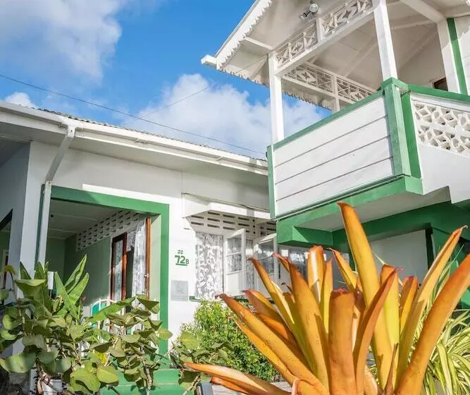 پانسیون Cholson Chalets Limited