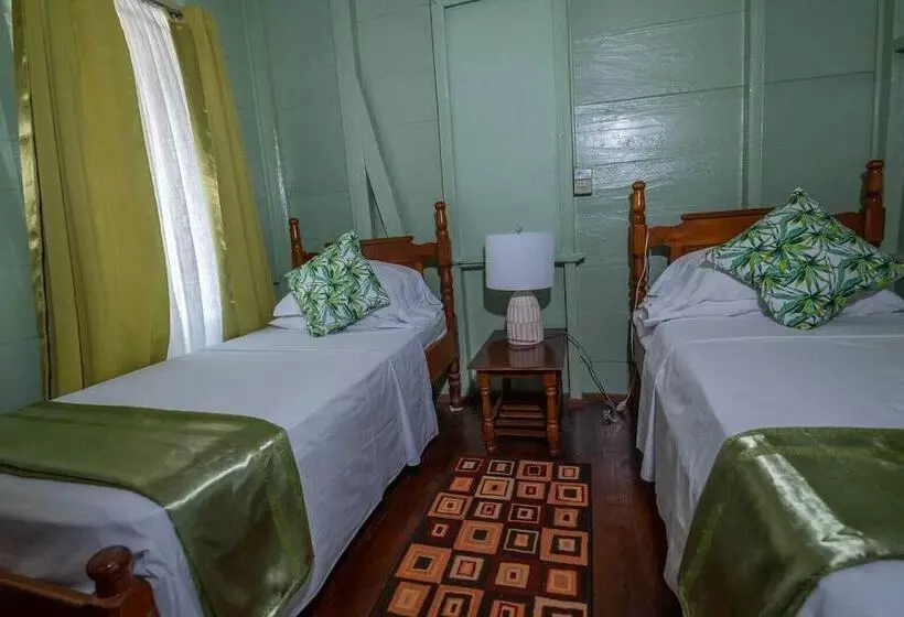 پانسیون Cholson Chalets Limited