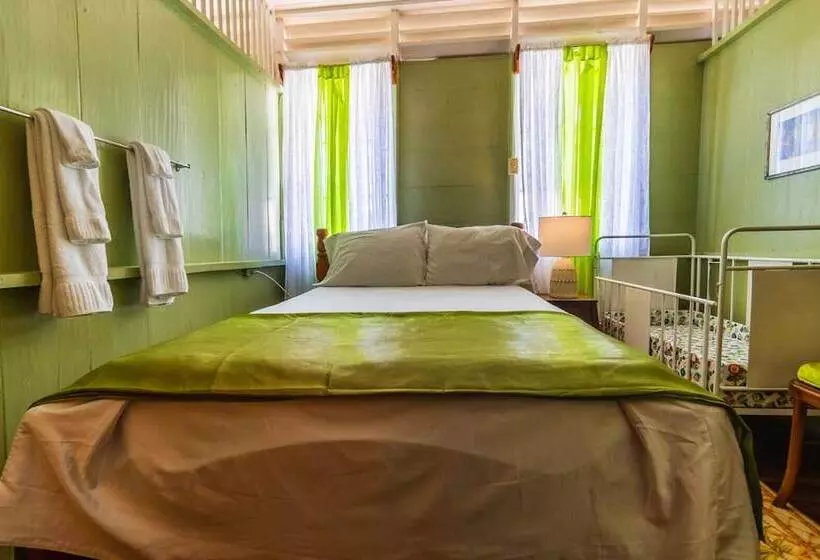 پانسیون Cholson Chalets Limited