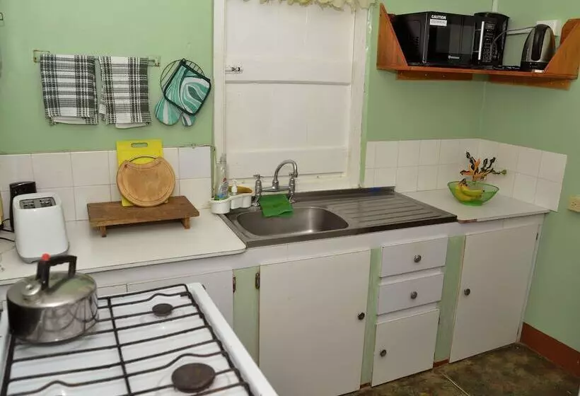 پانسیون Cholson Chalets Limited