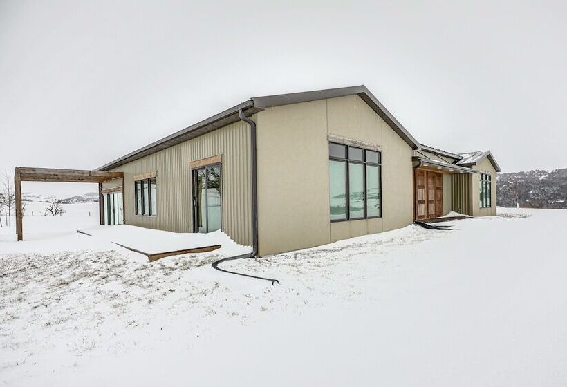 Pet Friendly Fairfax Cabin Near Missouri River!