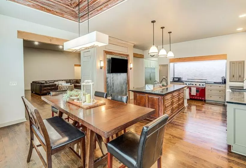 Pet Friendly Fairfax Cabin Near Missouri River!