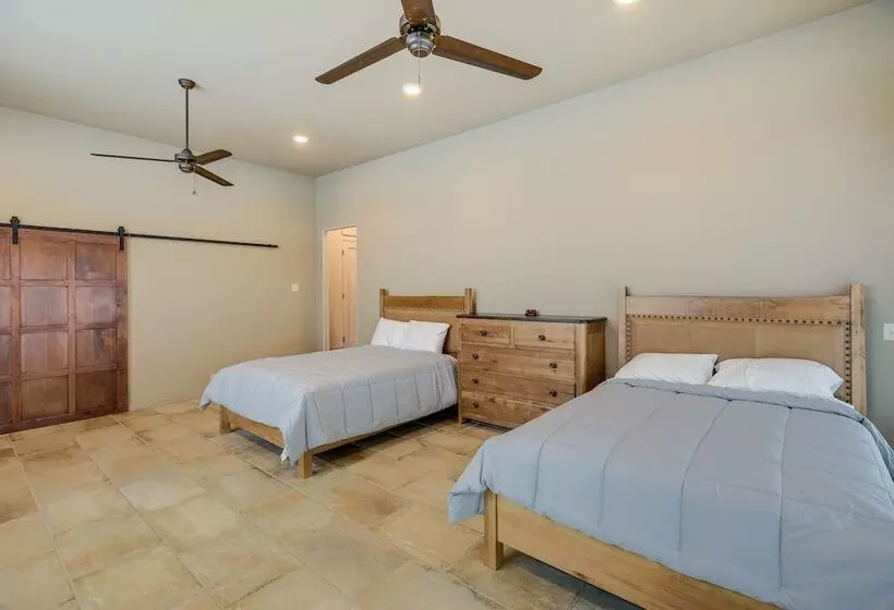 Pet Friendly Fairfax Cabin Near Missouri River!