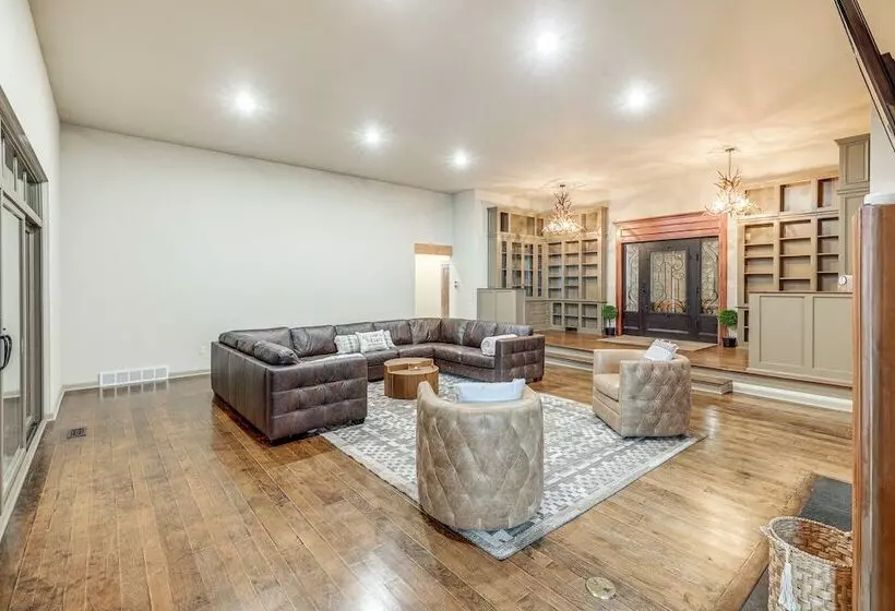 Pet Friendly Fairfax Cabin Near Missouri River!