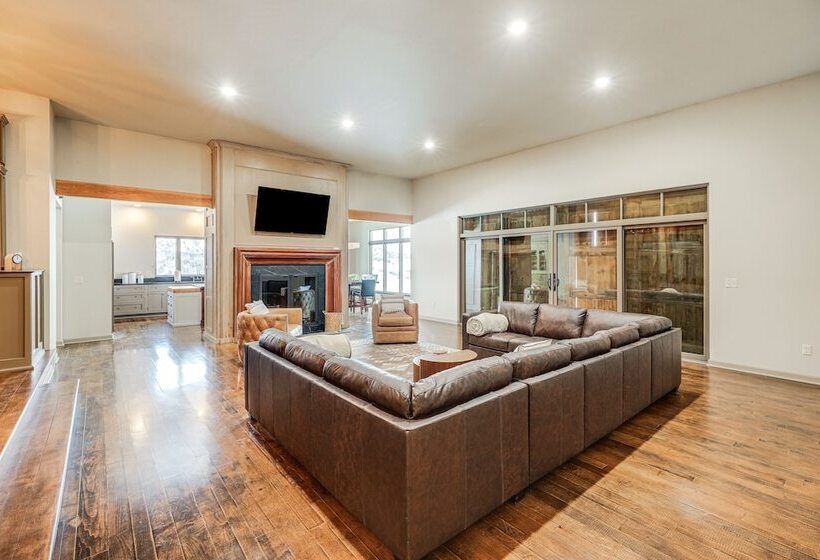 Pet Friendly Fairfax Cabin Near Missouri River!