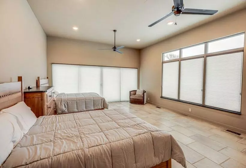 Pet Friendly Fairfax Cabin Near Missouri River!