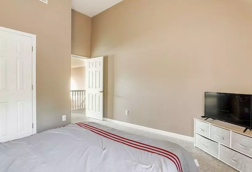 Pet Friendly Georgia Escape W/ Deck, Grill & Yard!