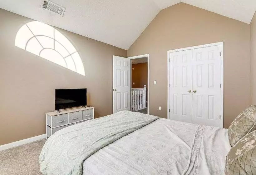 Pet Friendly Georgia Escape W/ Deck, Grill & Yard!