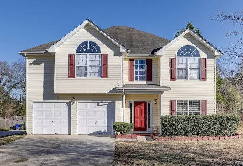 Pet Friendly Georgia Escape W/ Deck, Grill & Yard!
