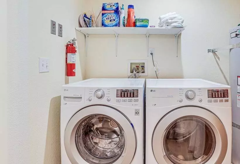 Port Townsend Escape W/ Deck, Bay & Mountain Views