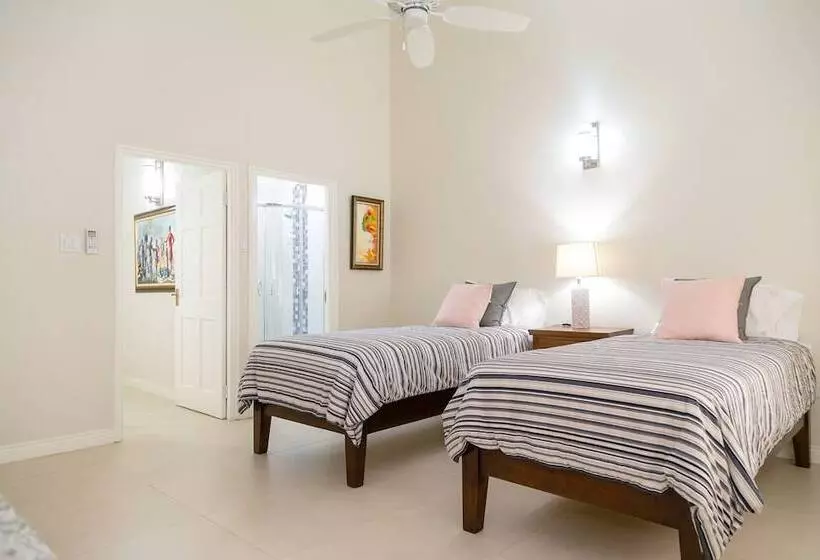 اقامتگاه Cityscape Living At Surbiton