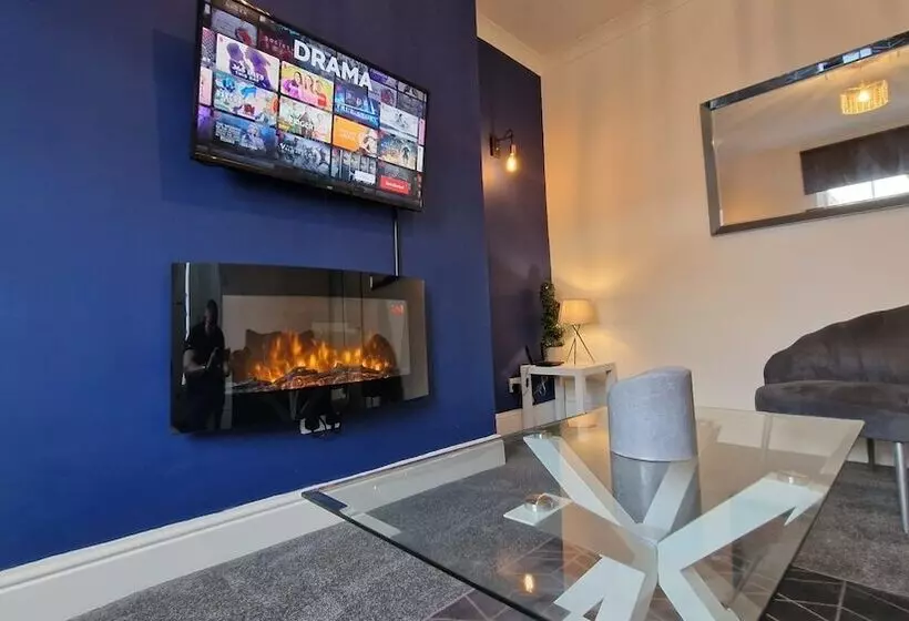 اقامتگاه Cosy Home Perfect For Families And Contractors