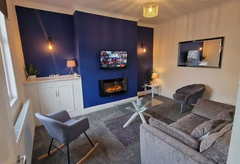 اقامتگاه Cosy Home Perfect For Families And Contractors