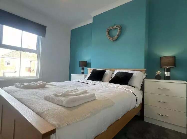 اقامتگاه Cosy Home Perfect For Families And Contractors