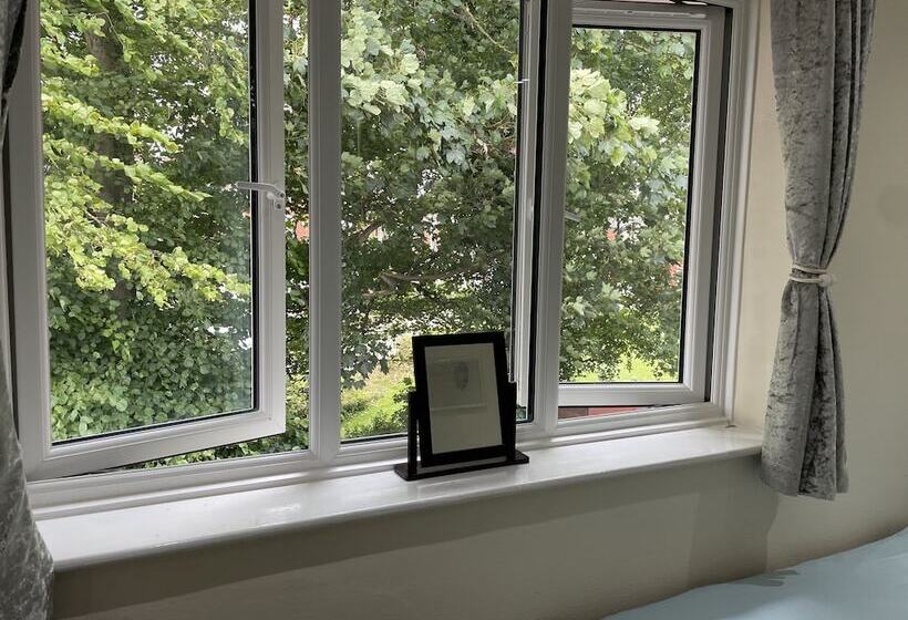 住所  Stunning 2 Bed Home In Yorkshire