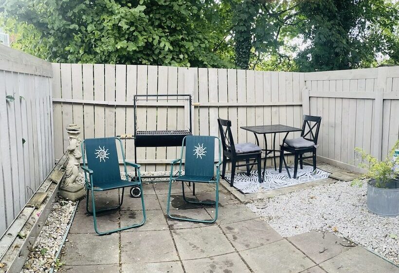 住所  Stunning 2 Bed Home In Yorkshire