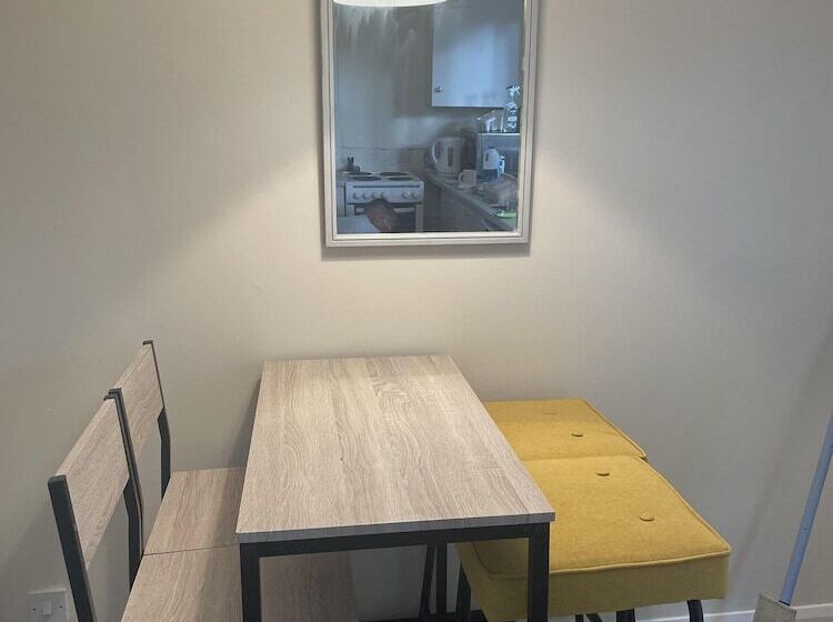 住所  Stunning 2 Bed Home In Yorkshire