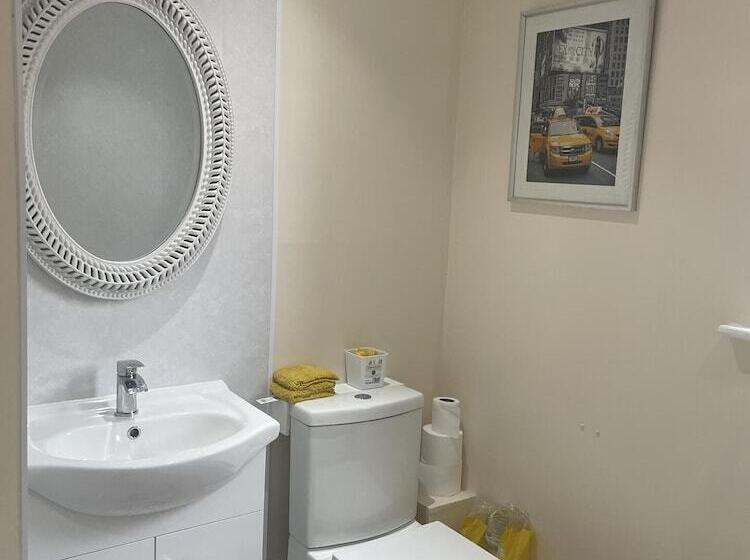 住所  Stunning 2 Bed Home In Yorkshire