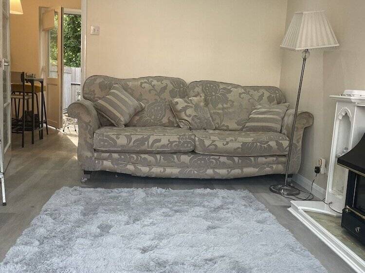 住所  Stunning 2 Bed Home In Yorkshire