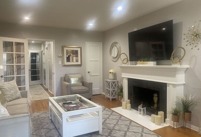 レジデンス Stunning Home With Large Yard In Los Angeles