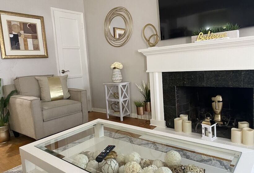 レジデンス Stunning Home With Large Yard In Los Angeles