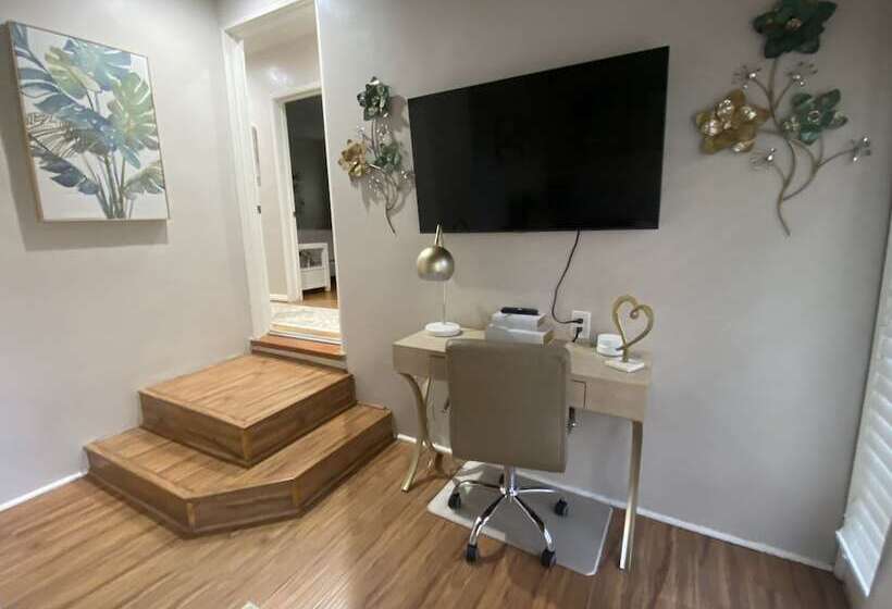 レジデンス Stunning Home With Large Yard In Los Angeles