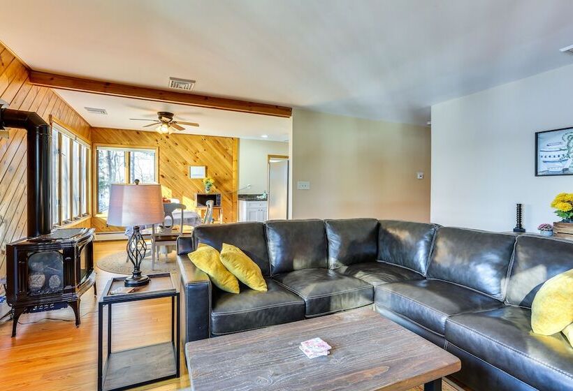 Rock Hill Home W/ Fire Pit On Wanaksink Lake!