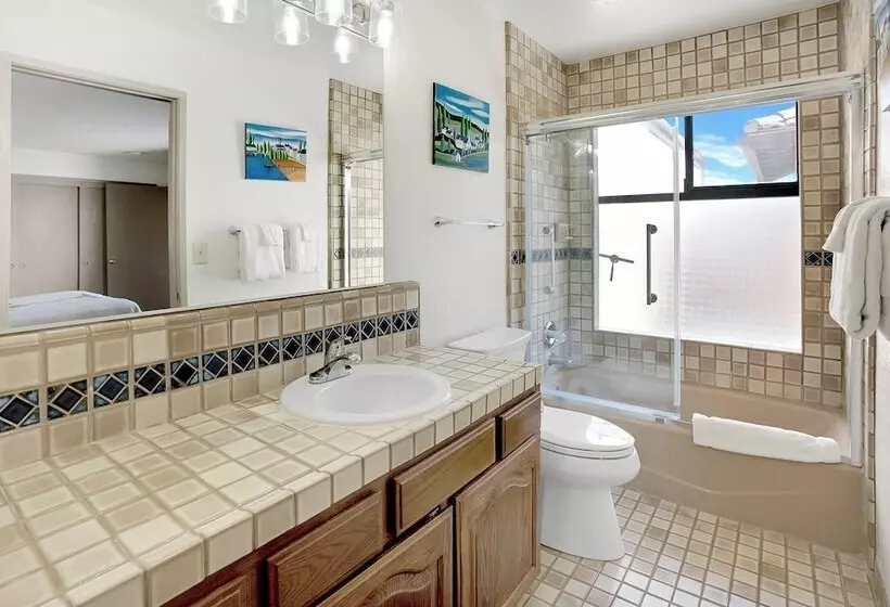 Secluded 3 Bdr Home Steps To Beach