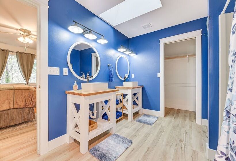 Serene Shelton Home Puget Sound Access!