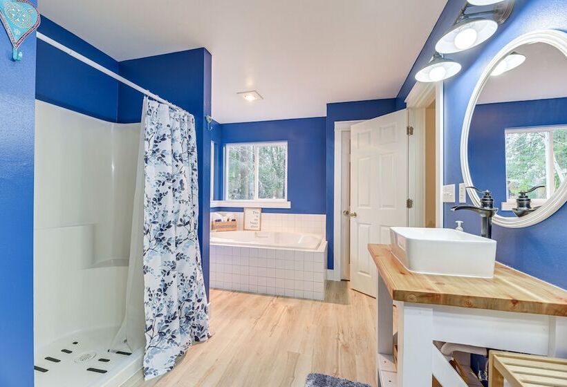 Serene Shelton Home Puget Sound Access!