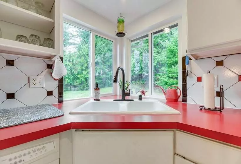 Serene Shelton Home   Puget Sound Access!