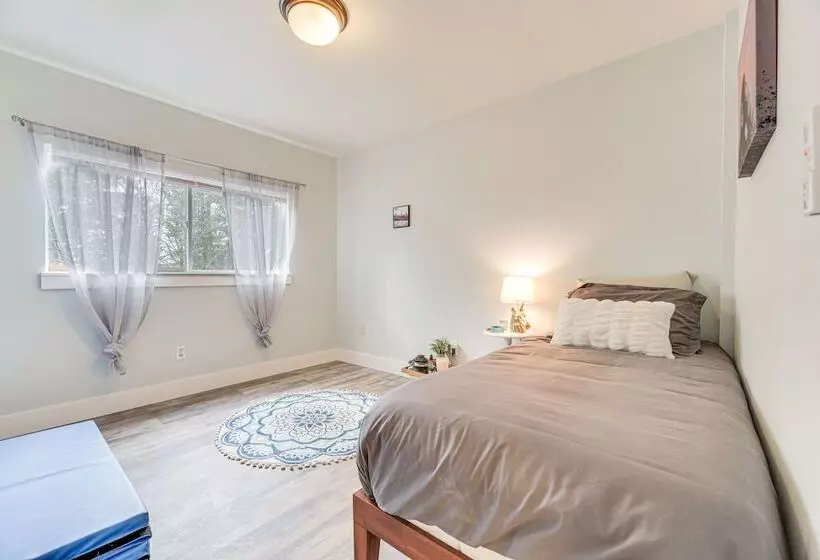 Serene Shelton Home   Puget Sound Access!