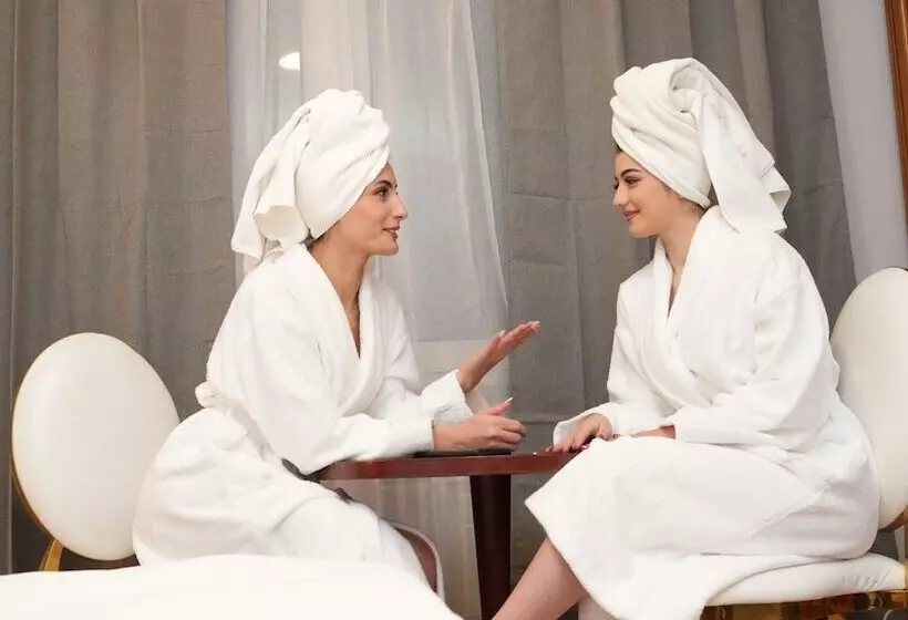 Sn Hotel And Restaurant