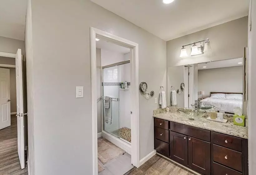 Stylish San Jose Retreat   7 Mi To Downtown