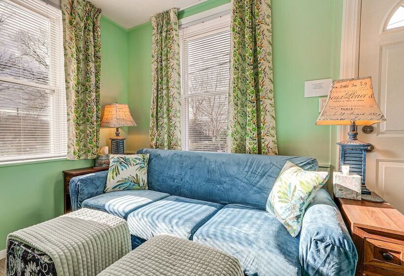 Wolcott Home W/ Deck: Near Connecticut Attractions