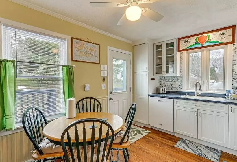 Wolcott Home W/ Deck: Near Connecticut Attractions