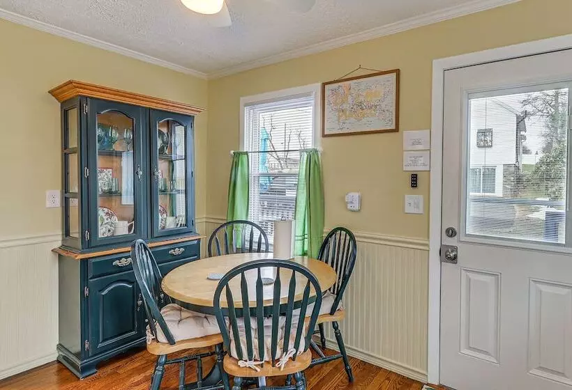 Wolcott Home W/ Deck: Near Connecticut Attractions