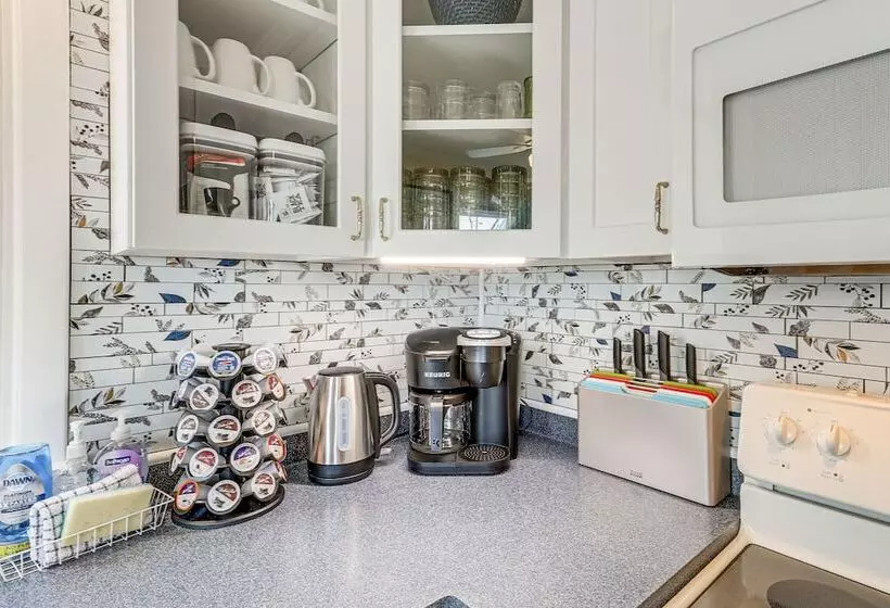 Wolcott Home W/ Deck: Near Connecticut Attractions